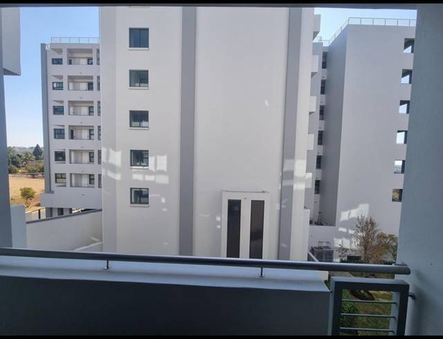 1 BEDROOM APARTMENT FOR SALE IN MENLYN
